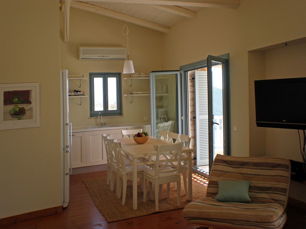 Urania Luxury Villas Pondi Zewnętrze zdjęcie